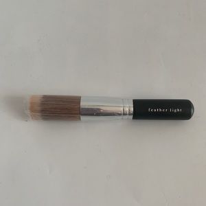 BareMinerals Feather Light Makeup Brush NEW